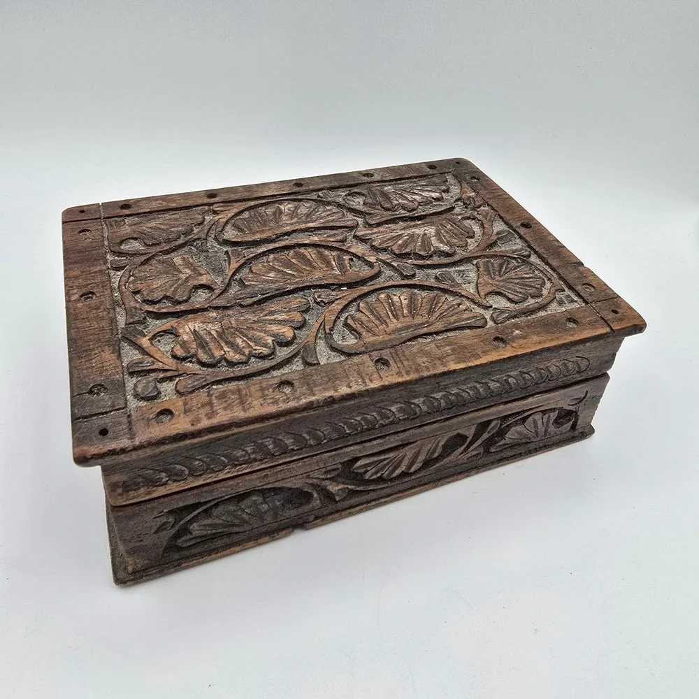 Vintage‎ Unique Hand Carved Wood Hinged Trinket Jewelry Box 7x5